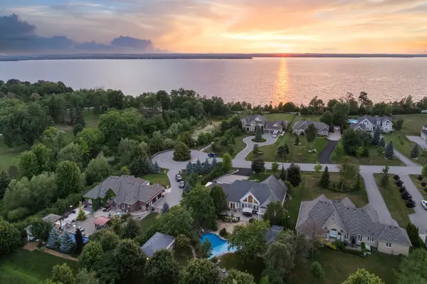 3 Wolford CT, Georgina, ON L4P 0B1