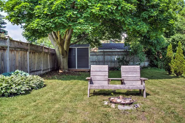 Collingwood, ON L9Y 3A8,260 CEDAR ST