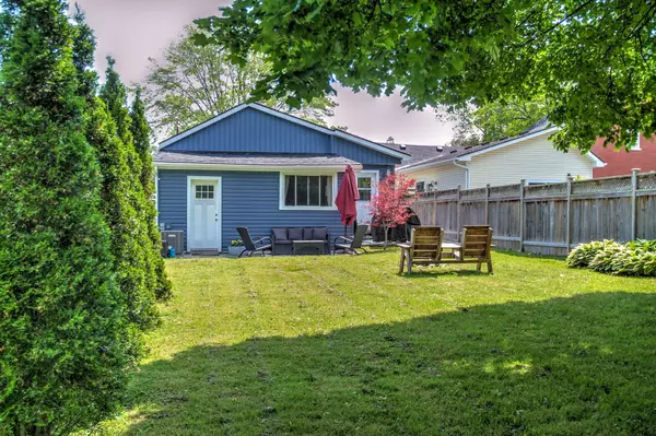 Collingwood, ON L9Y 3A8,260 CEDAR ST