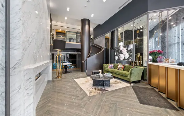 395 Dundas ST W #716, Oakville, ON L6M 5R8