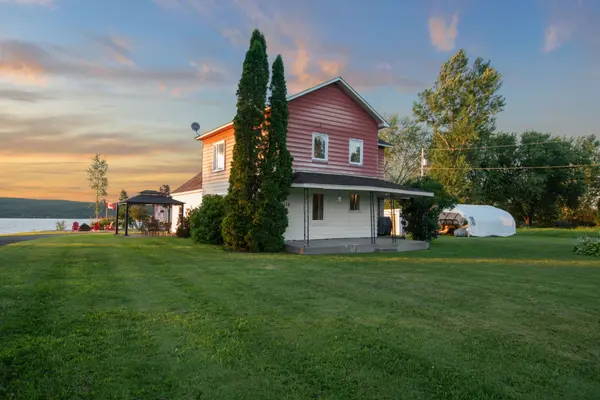 Champlain, ON K0B 1K0,1178 Bay RD