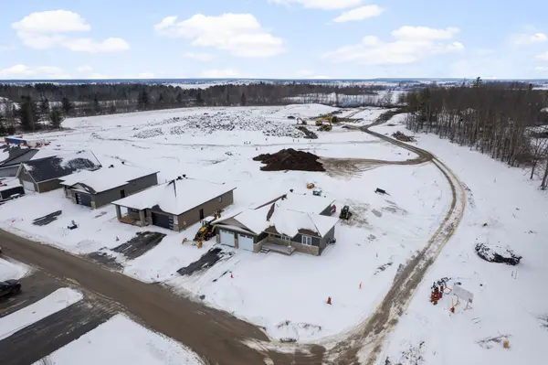 30 Bamagillia ST, Whitewater Region, ON K0J 1K0