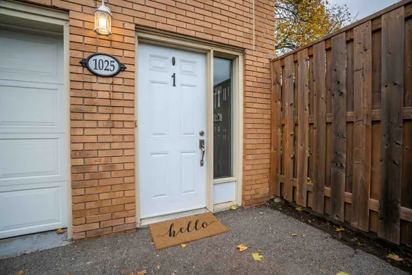 1025 Upper Gage AVE #1, Hamilton, ON L8V 4L2