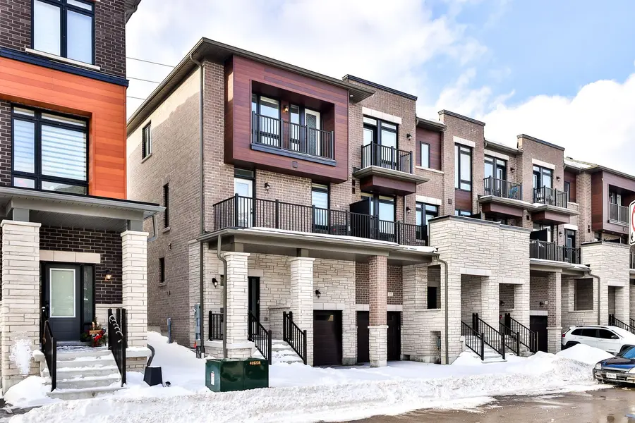 24 Cunliffe LN, Ajax, ON L1S 7S9