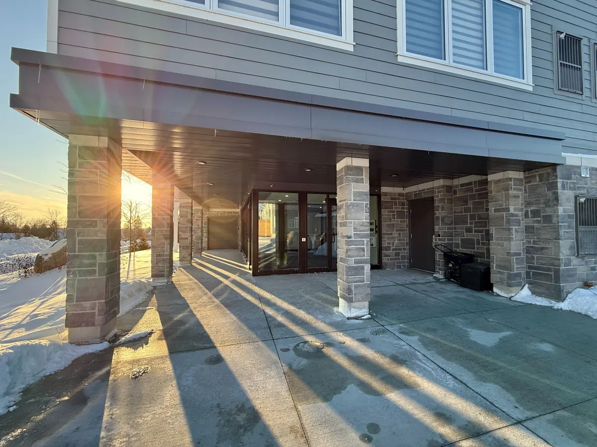 19 Hampton LN #204, Selwyn, ON K0L 2H0