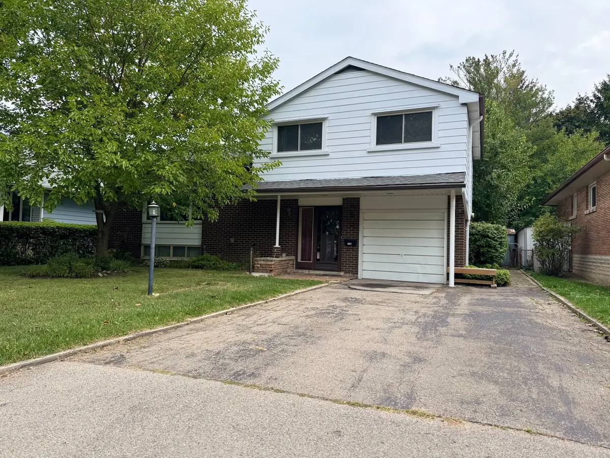 176 Laurier AVE, Hamilton, ON L9C 3S6