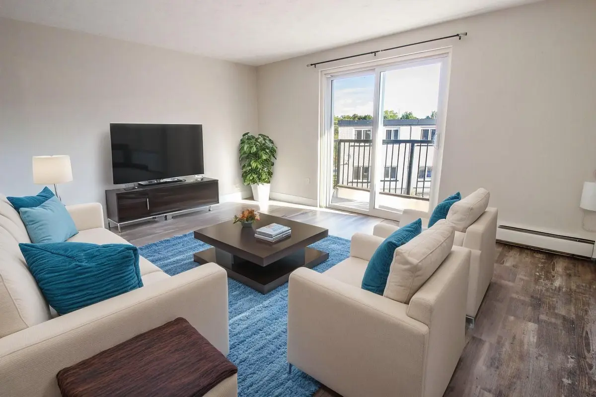 Centre Wellington, ON N1M 1T4,320 Queen ST E #16