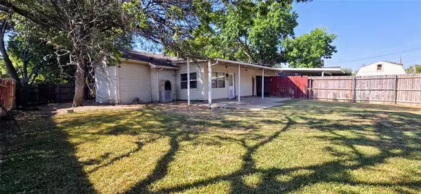 Grand Prairie, TX 75052,730 Pinehill Lane