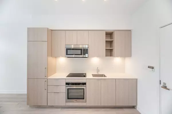 Toronto C01, ON M6K 1A2,50 Ordnance ST #309