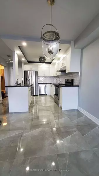 Toronto, ON M1S 3H3,4101 Sheppard AVE E #1904