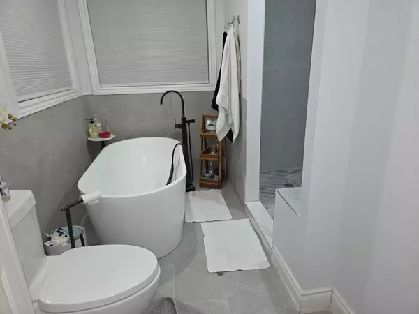 Barrie, ON L4N 0Z1,52 Elmbrook DR