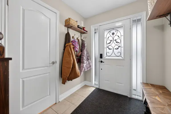 3068 Emperor DR, Orillia, ON L3V 0G4