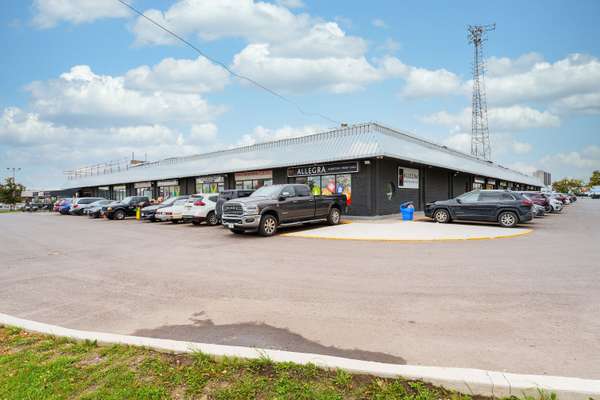 289 Rutherford RD S #13, Brampton, ON L6W 3R9