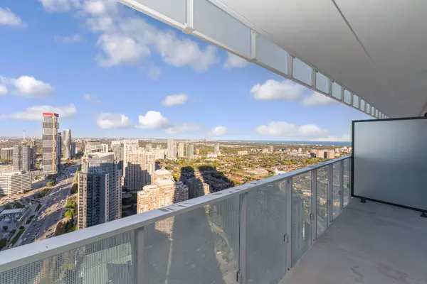 Mississauga, ON L5B 0M3,3900 Confederation Pkwy #3911