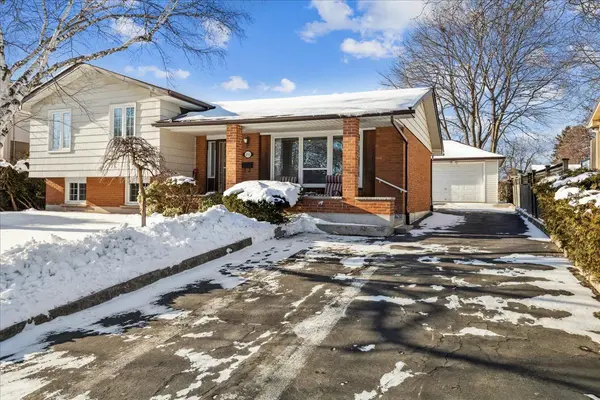 251 Elmwood RD, Oakville, ON L6K 2A9
