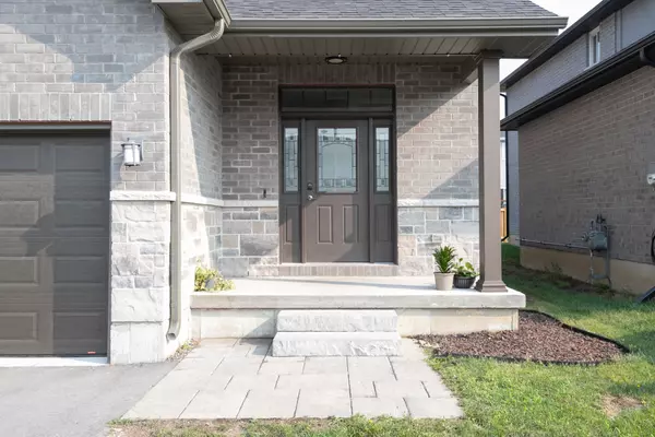 Belleville, ON K8N 4Z5,34 Primrose CRES