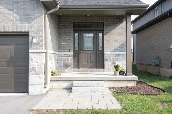 34 Primrose CRES, Belleville, ON K8N 4Z5