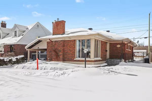 2004 Dorval AVE, Elmvale Acres And Area, ON K1G 2N8