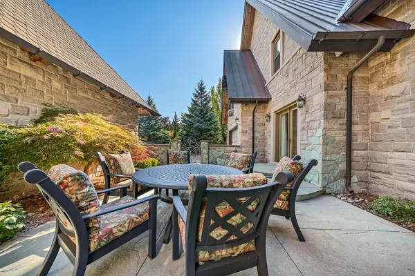 Puslinch, ON N0B 2J0,35 Daymond DR