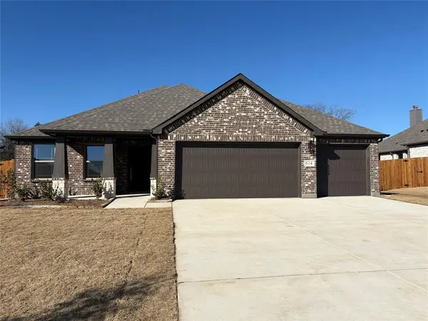 614 Kyle Drive, Tioga, TX 76271