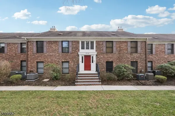 26 Sunrise Dr, Long Hill Twp., NJ 07933