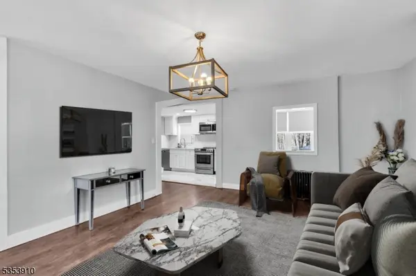 40 Main St, Glen Gardner Boro, NJ 08826