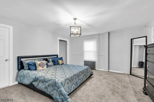 40 Main St, Glen Gardner Boro, NJ 08826