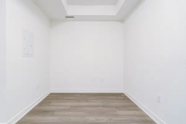 Toronto C10, ON M4P 1V7,110 Broadway AVE #2403S