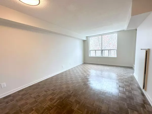 Toronto C13, ON M3A 3R9,17 Brookbanks DR #606