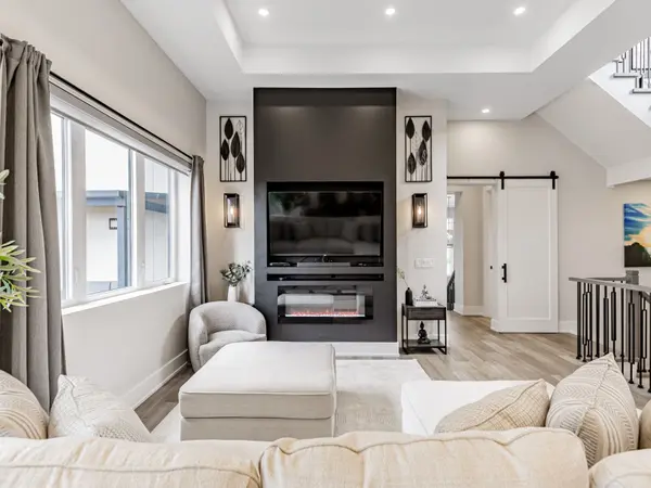 2166 10th Side Road, Bradford West Gwillimbury, ON L3Z 2K9