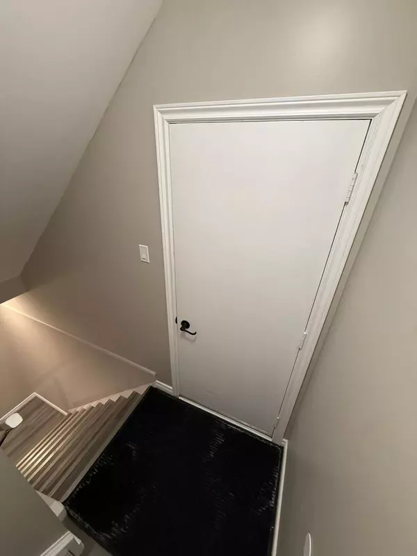 Barrie, ON L4N 3S8,76 Marhsall ST