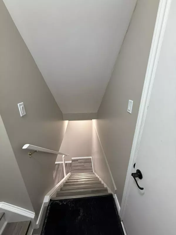 Barrie, ON L4N 3S8,76 Marhsall ST