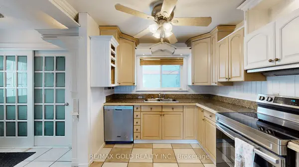 Brampton, ON L6S 2B7,3 Hemlark CT