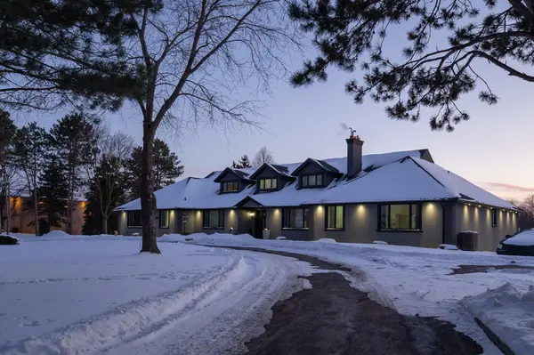 14 Bowman AVE, Brampton, ON L6P 0X5