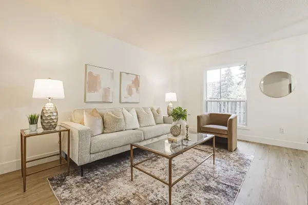 660 Oxford RD #15, Burlington, ON L7N 3M1