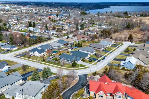 Prince Edward County, ON K0K 2T0,39 Owen ST