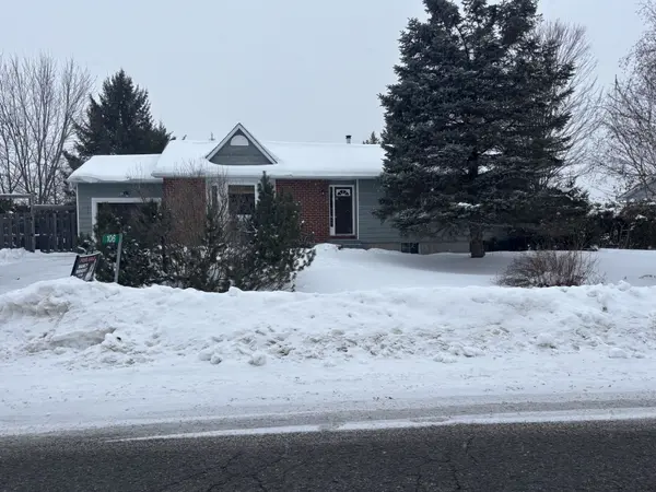 Constance Bay - Dunrobin - Kilmaurs - Woodlawn, ON K0A 1T0,106 Porcupine TRL