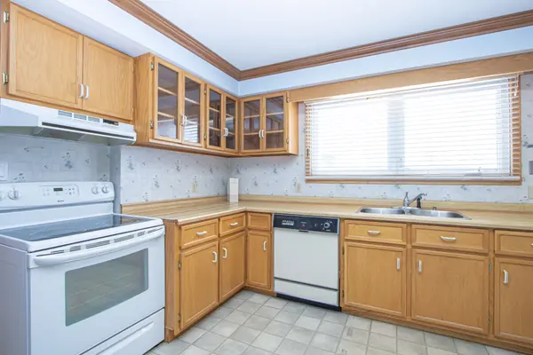 Adelaide Metcalfe, ON N7G 3H7,9077 Petty ST