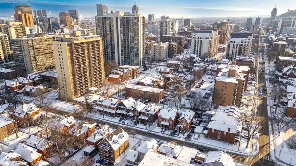 217 Caroline ST S, Hamilton, ON L8P 3L5