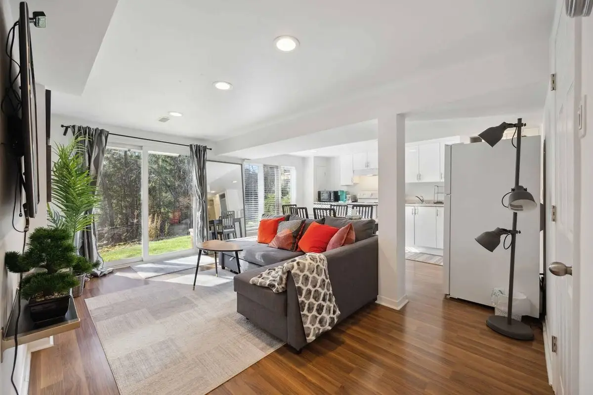 Aurora, ON L4G 2T8,35 Hammond (Bsmt) DR