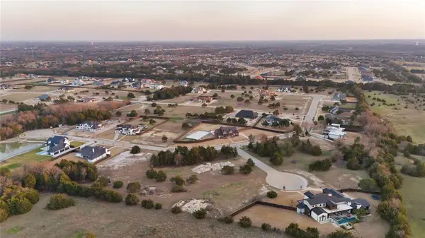 4761 Golden Bell Lane, Midlothian, TX 76065
