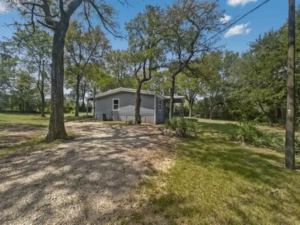 408 W Bells Boulevard,  Bells,  TX 75414