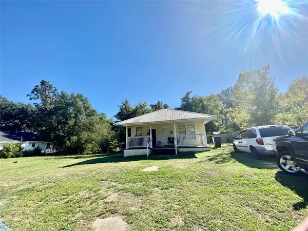 843 College Street, Shreveport, LA 71104