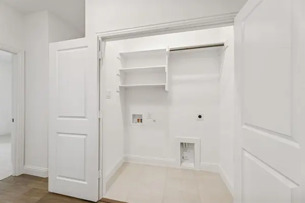 104 Kensington Drive, Lewisville, TX 75067