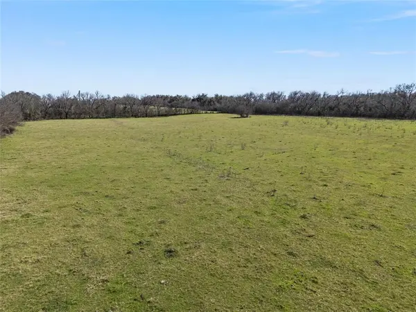 2359 Fm 935, Chilton, TX 76632