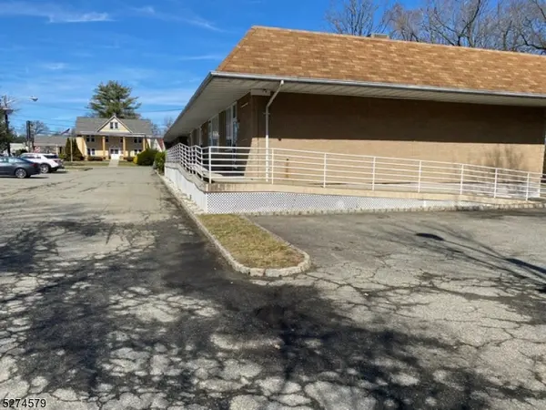 24 Little Falls Rd, Fairfield Twp., NJ 07004