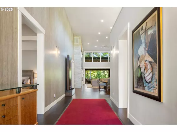 Lake Oswego, OR 97034,13197 THOMA RD