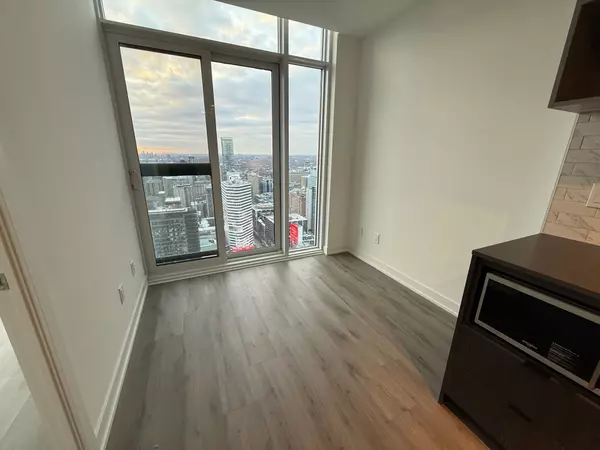 Toronto C08, ON M5B 0E6,252 Church ST #PH 01