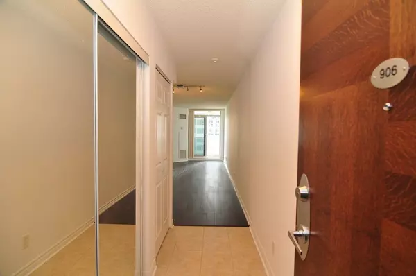 Toronto C15, ON M2K 3C1,1 Rean DR #906