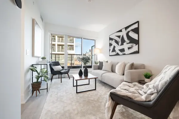 Toronto C01, ON M5T 2N1,115 Denison AVE #303